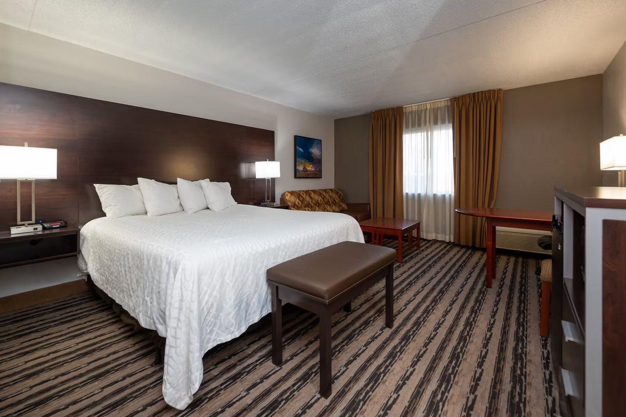 Endeavor Inn & Suites, Trademark Collection By Wyndham Топика Экстерьер фото