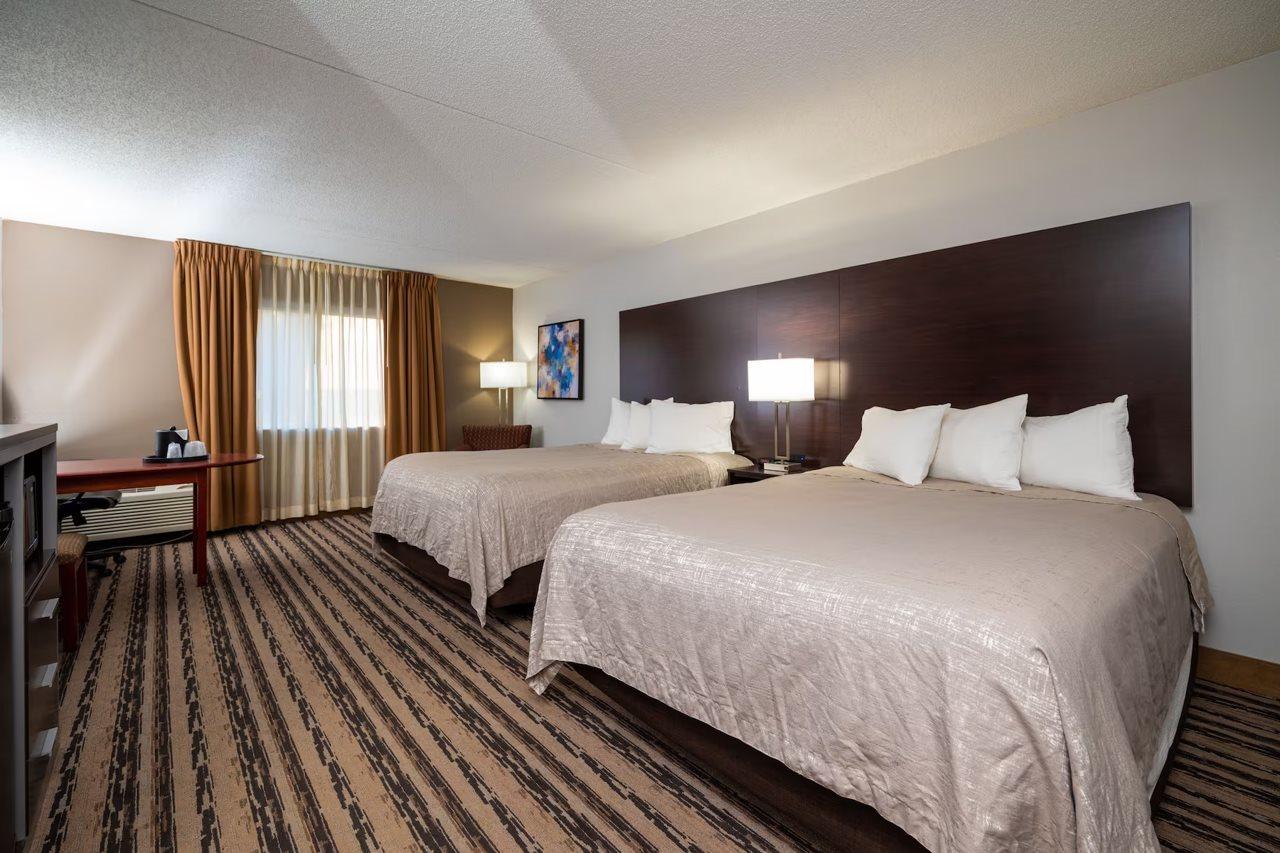Endeavor Inn & Suites, Trademark Collection By Wyndham Топика Экстерьер фото